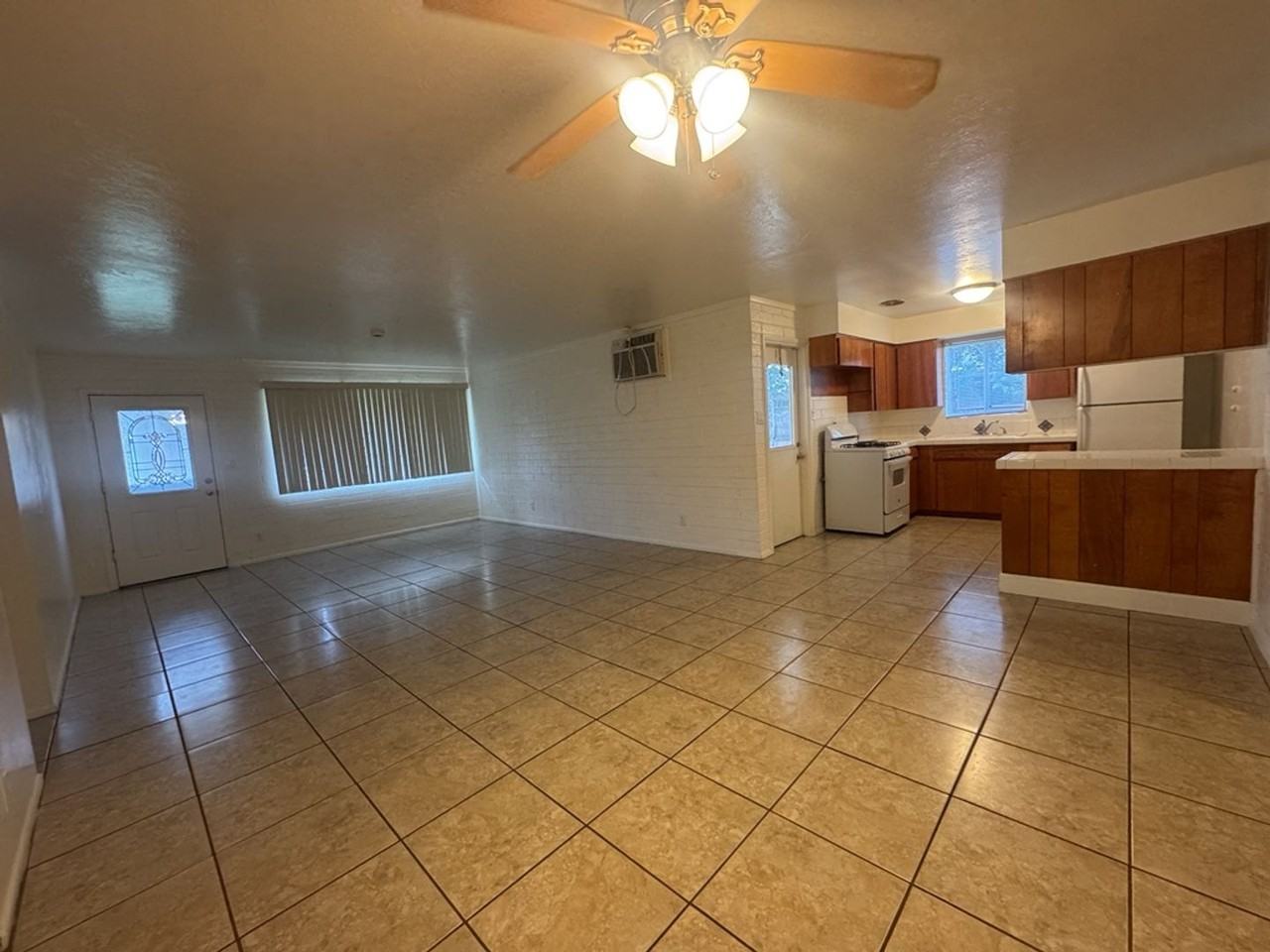 801 Norman Ave - Photo 4 of 15