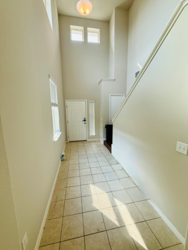 400 Eagle Brook Ln - Photo 2 of 15