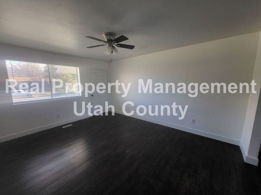 1054 S Ellen Cir - Photo 7 of 20