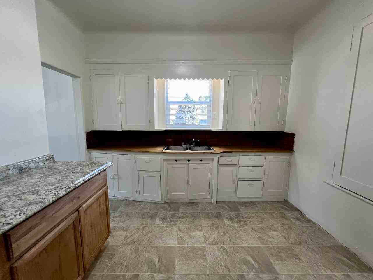 803 S 14th Ave - Photo 7 of 18