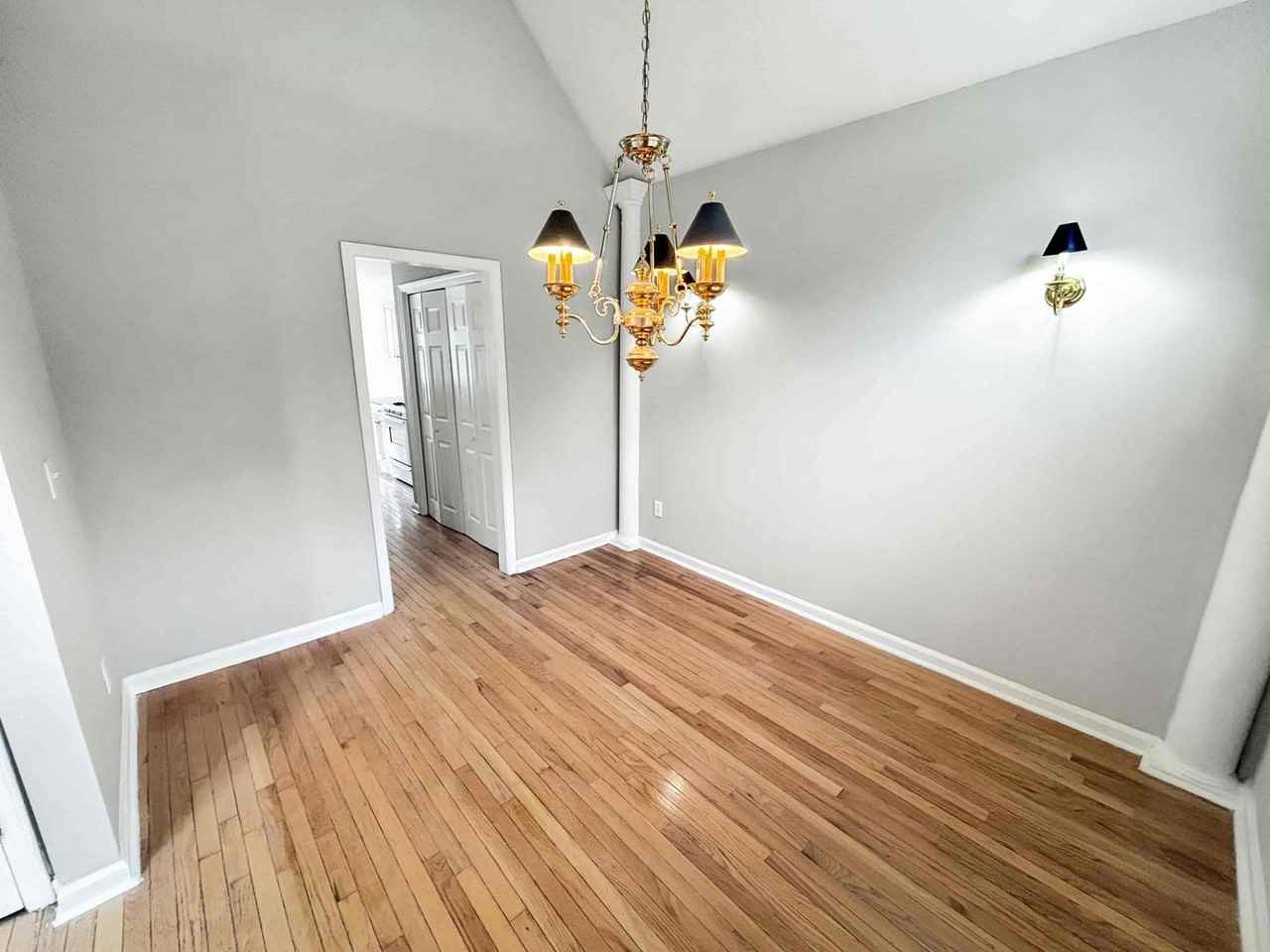 2092 Drogheda Ln - Photo 6 of 32