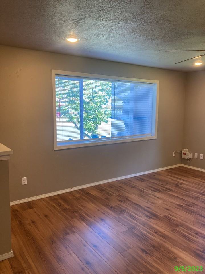1590 Sw Harbor Dr - Photo 3 of 11