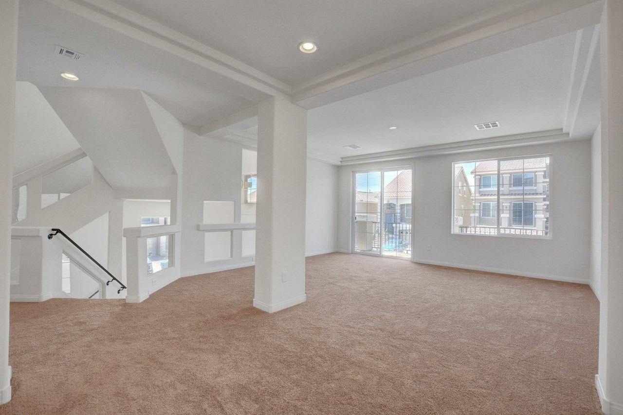 9824 Grey Sands St - Photo 4 of 47