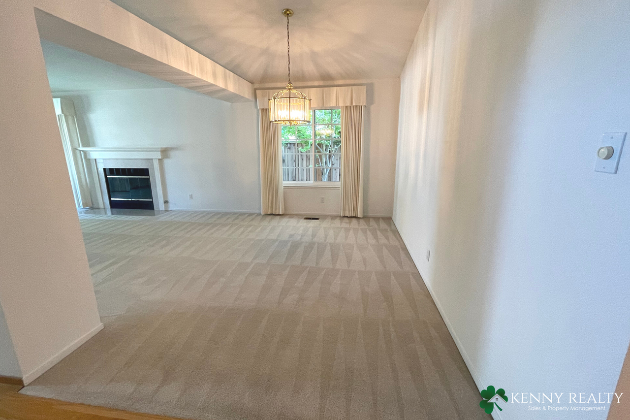 144 Glasgow Ln - Photo 5 of 30