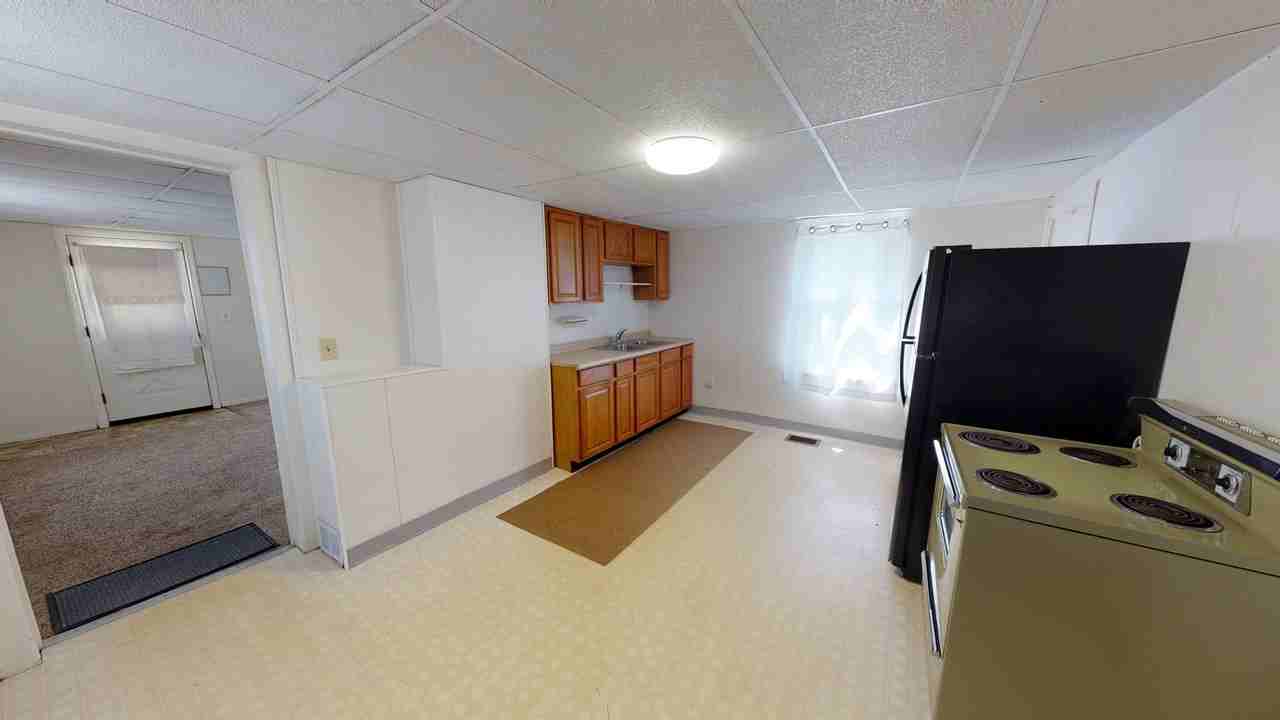 212 E Walnut St - Photo 4 of 26