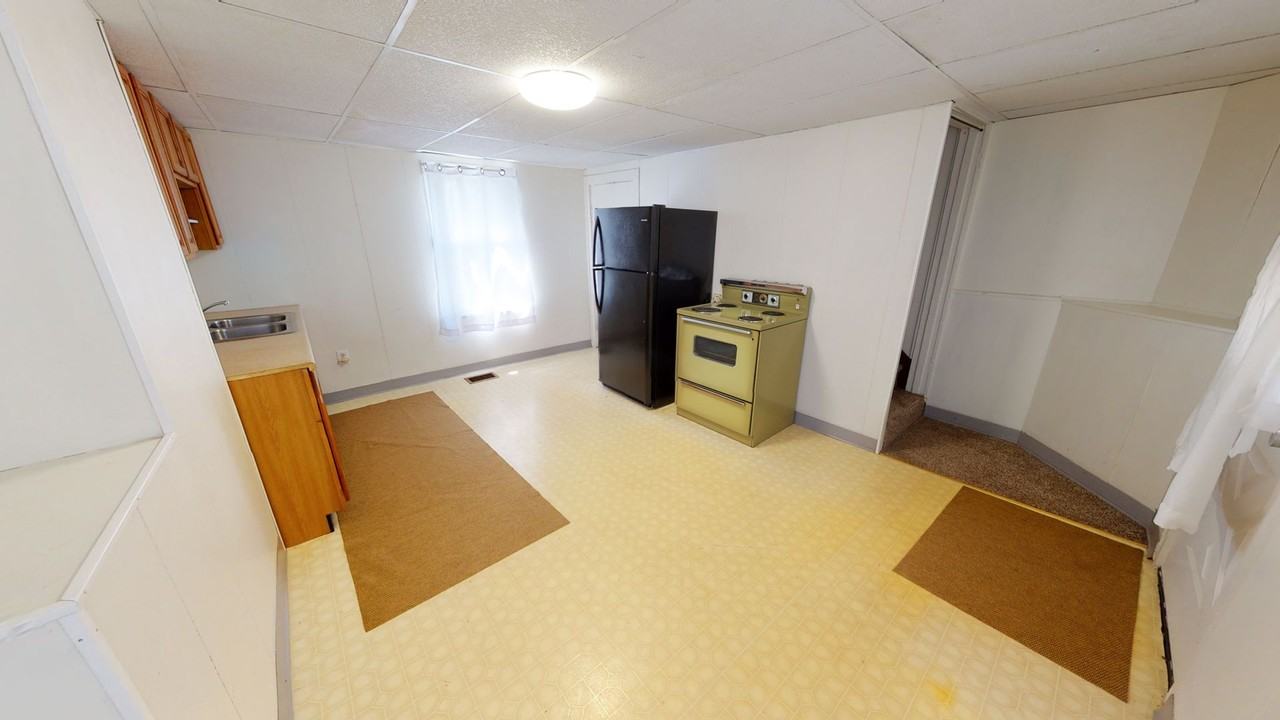 212 E Walnut St - Photo 5 of 26