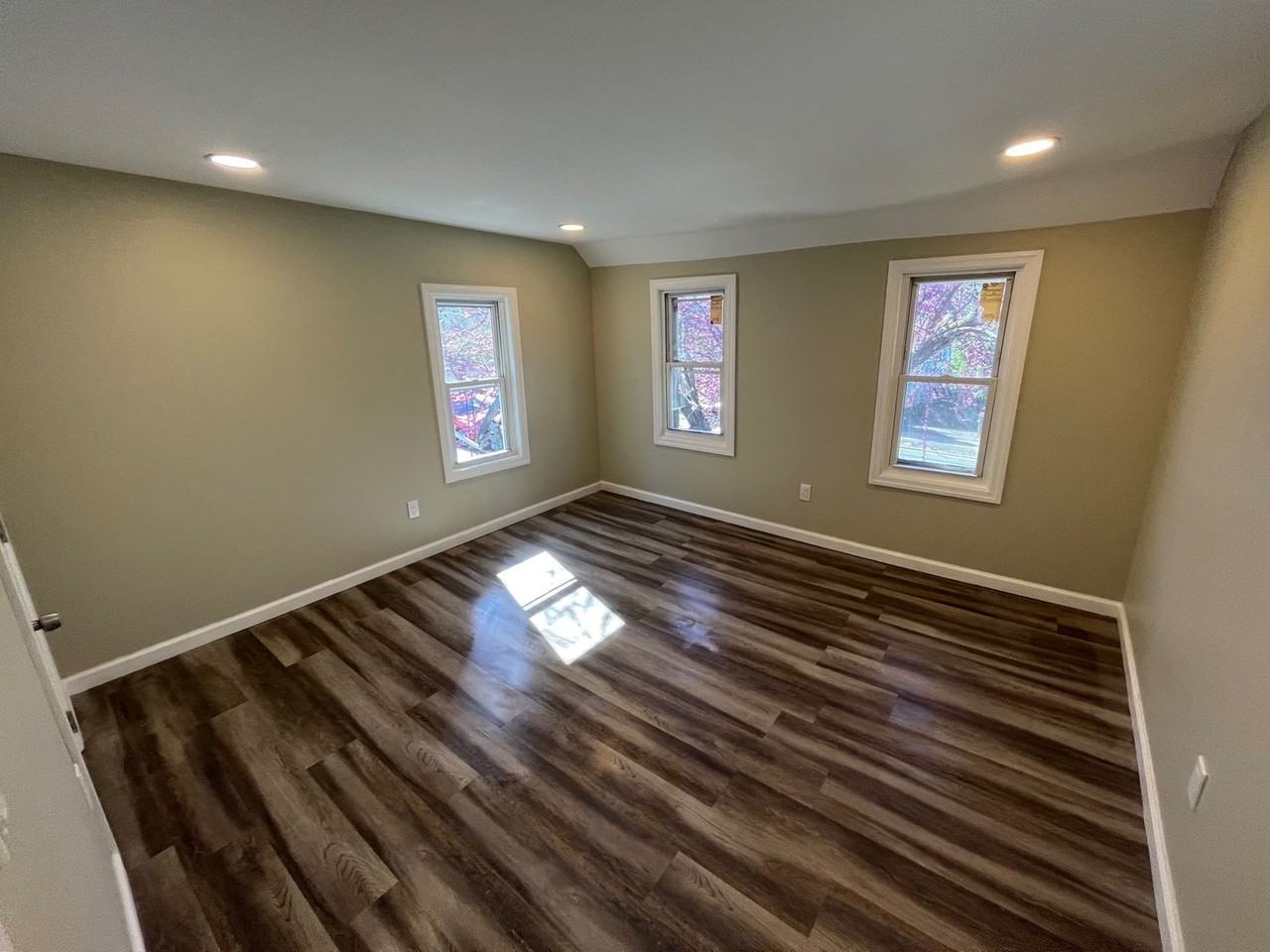 1240 Ohio Ave - Photo 3 of 8