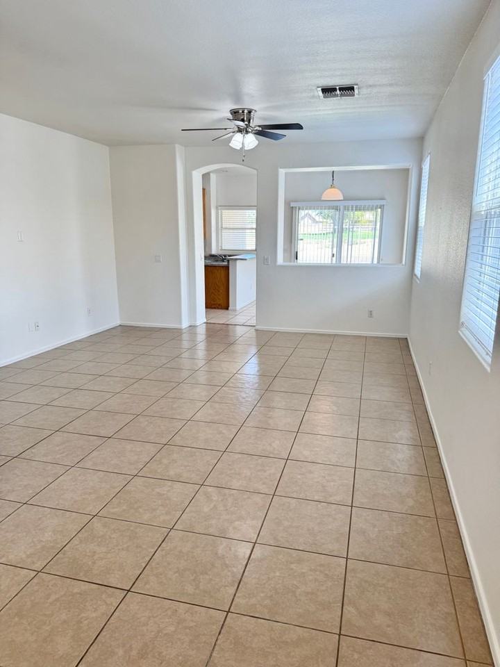 19 S 119th Ave - Photo 4 of 41