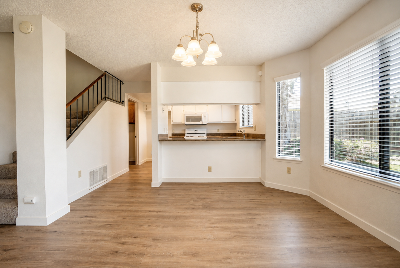 1221 Primrose Ct - Photo 3 of 11