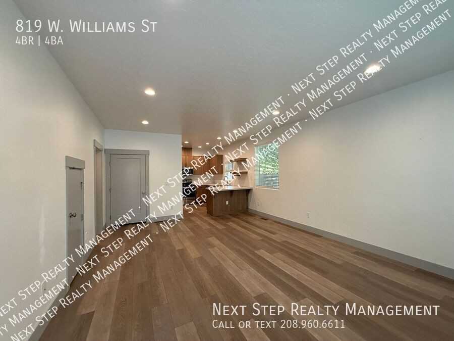 819 W Williams St - Photo 2 of 22