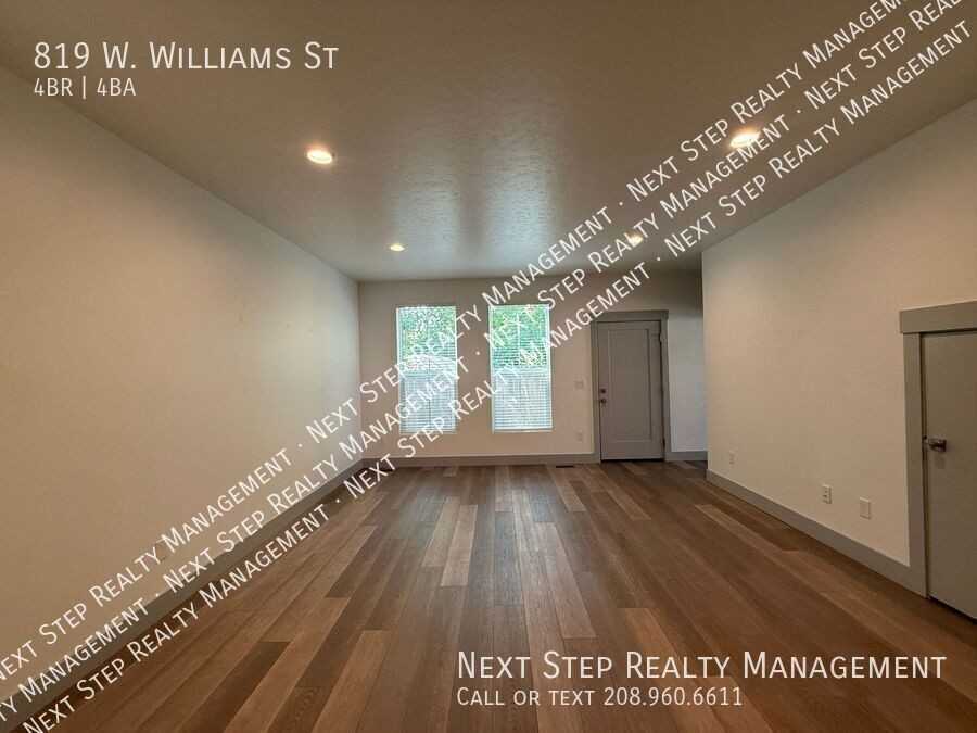 819 W Williams St - Photo 3 of 22
