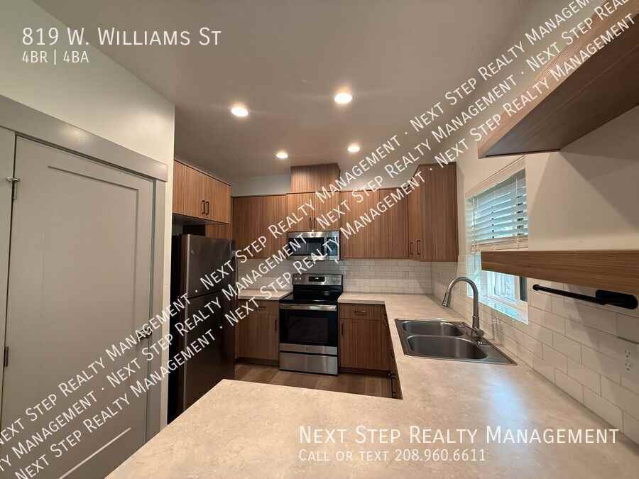 819 W Williams St - Photo 4 of 22