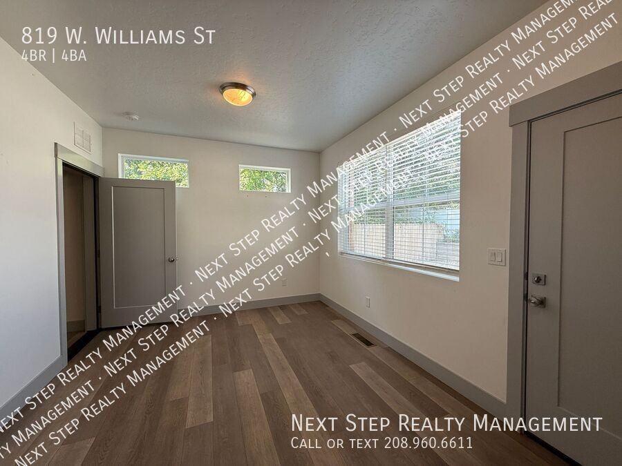 819 W Williams St - Photo 7 of 22