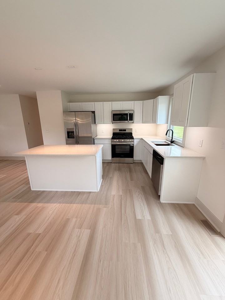 806 Green Grove Rd - Photo 2 of 16