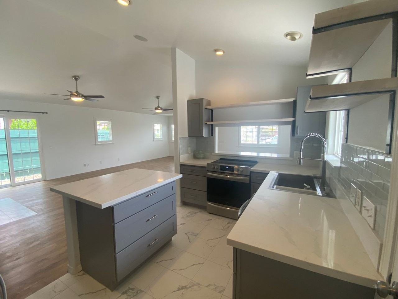 67-1306 Laikealoha St - Photo 4 of 14