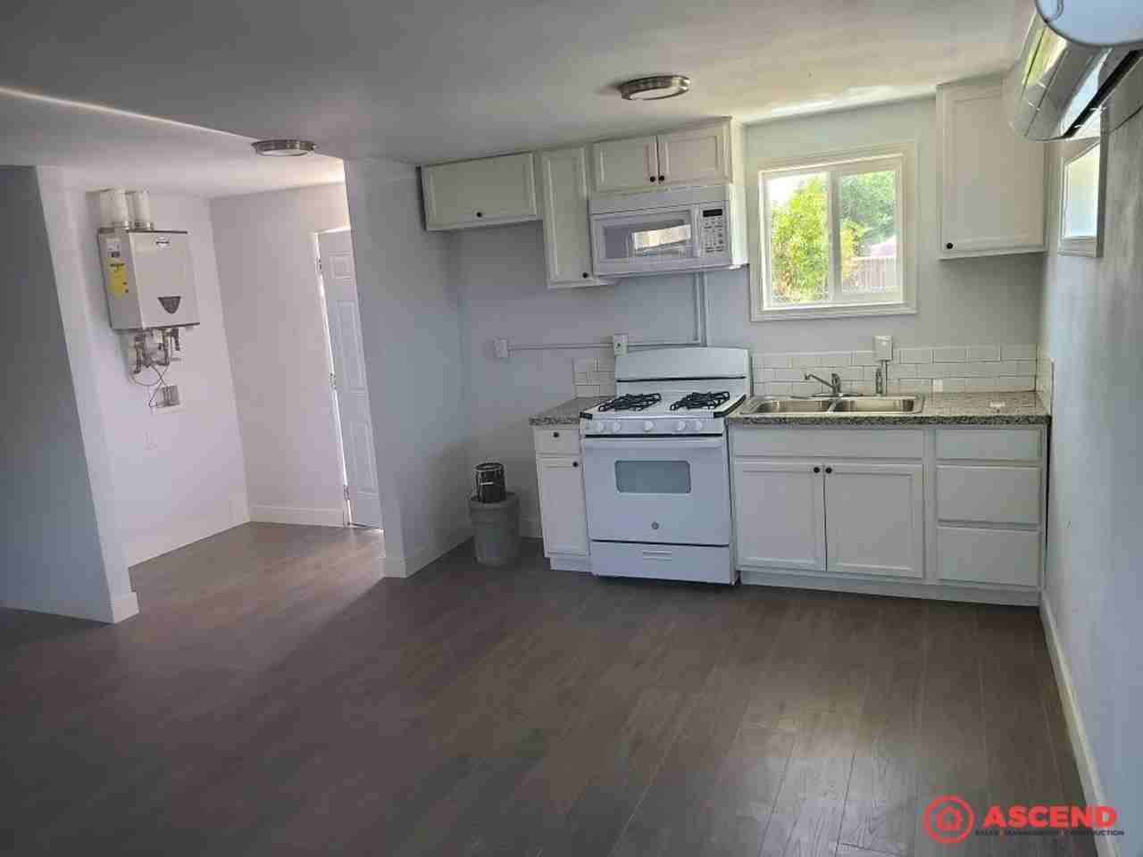 236 Francis St - Photo 2 of 6