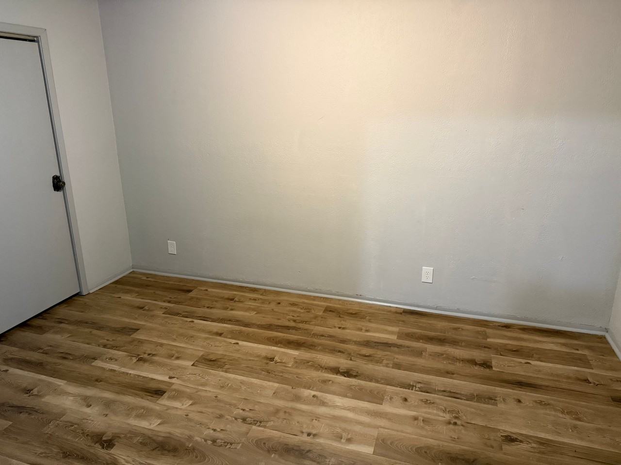 112 W Main St - Photo 3 of 4