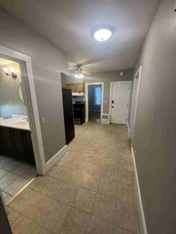 366 Lowell St - Photo 4 of 8