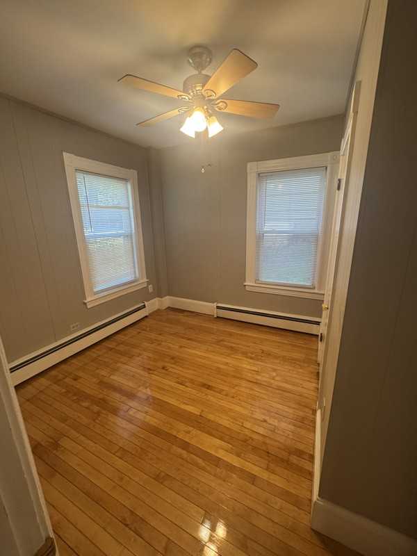 366 Lowell St - Photo 5 of 8
