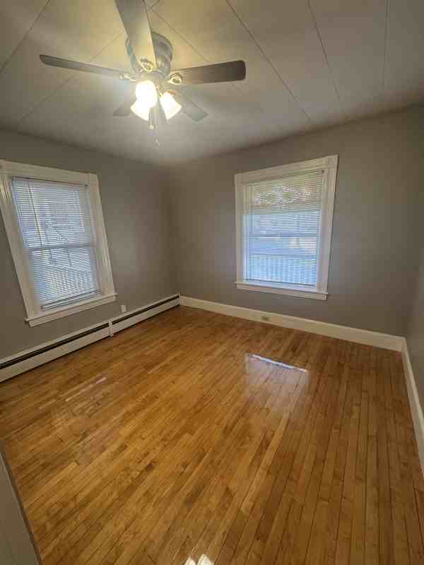 366 Lowell St - Photo 6 of 8