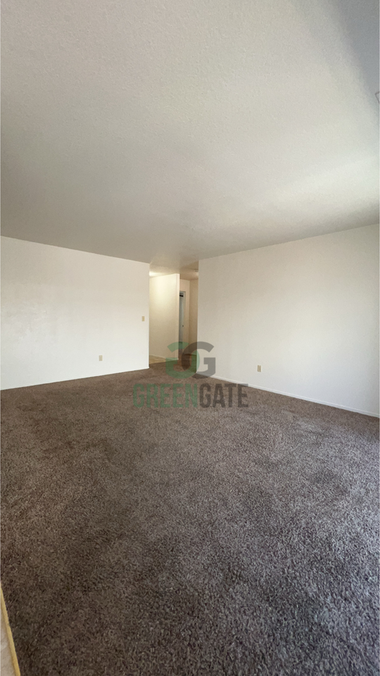2201 Meadow Glen Dr - Photo 5 of 17