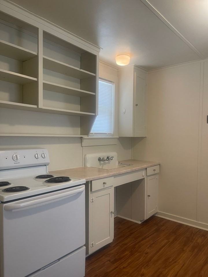 2350 Butte St - Photo 5 of 19