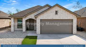 featured image of 2037 Kenwood Ave