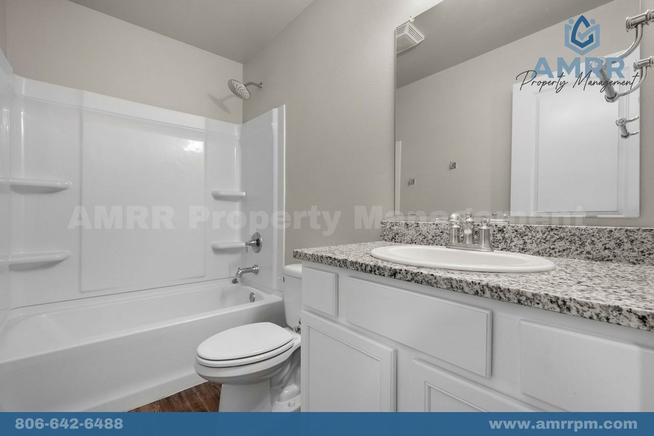 2037 Kenwood Ave - Photo 2 of 27