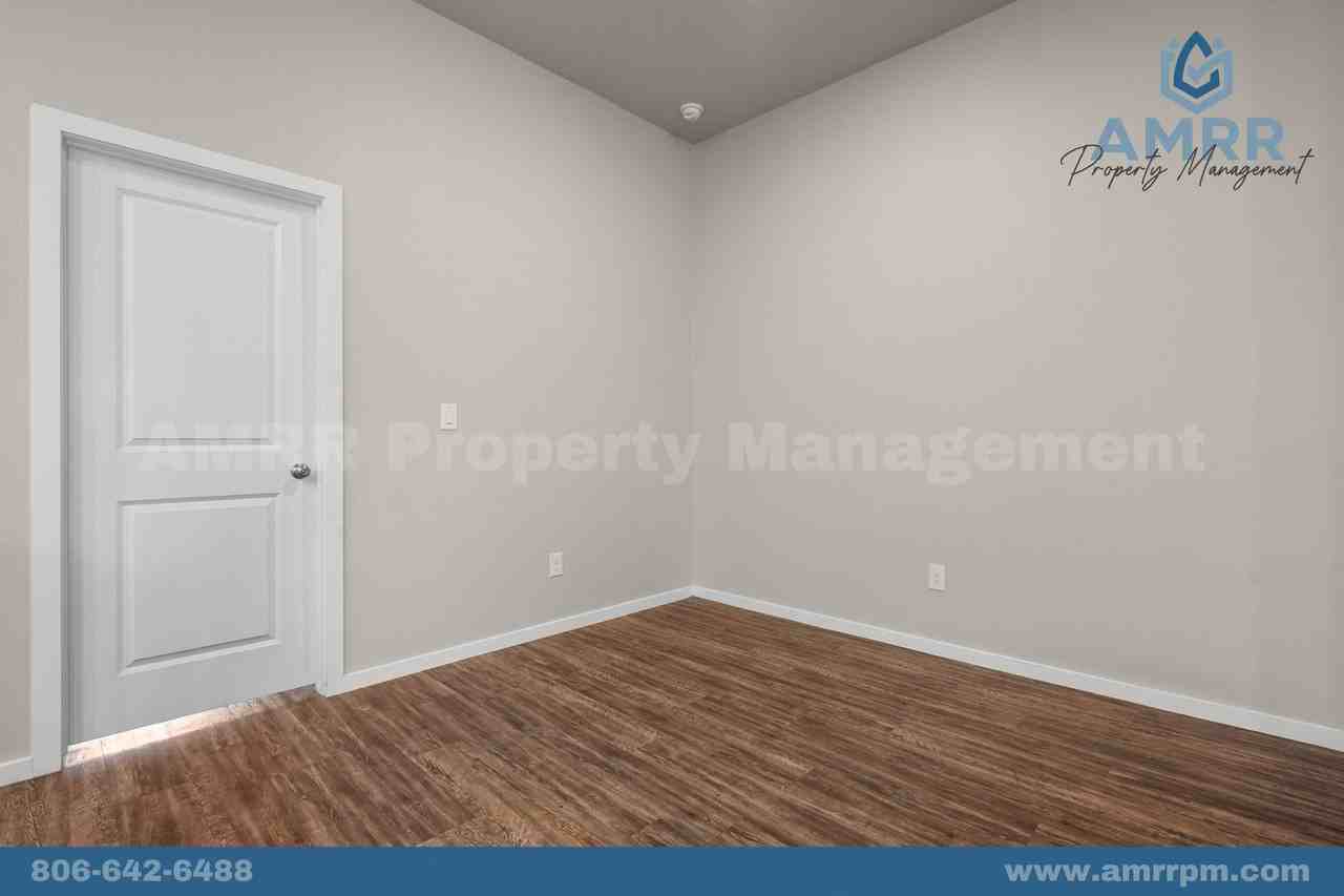 2037 Kenwood Ave - Photo 6 of 27