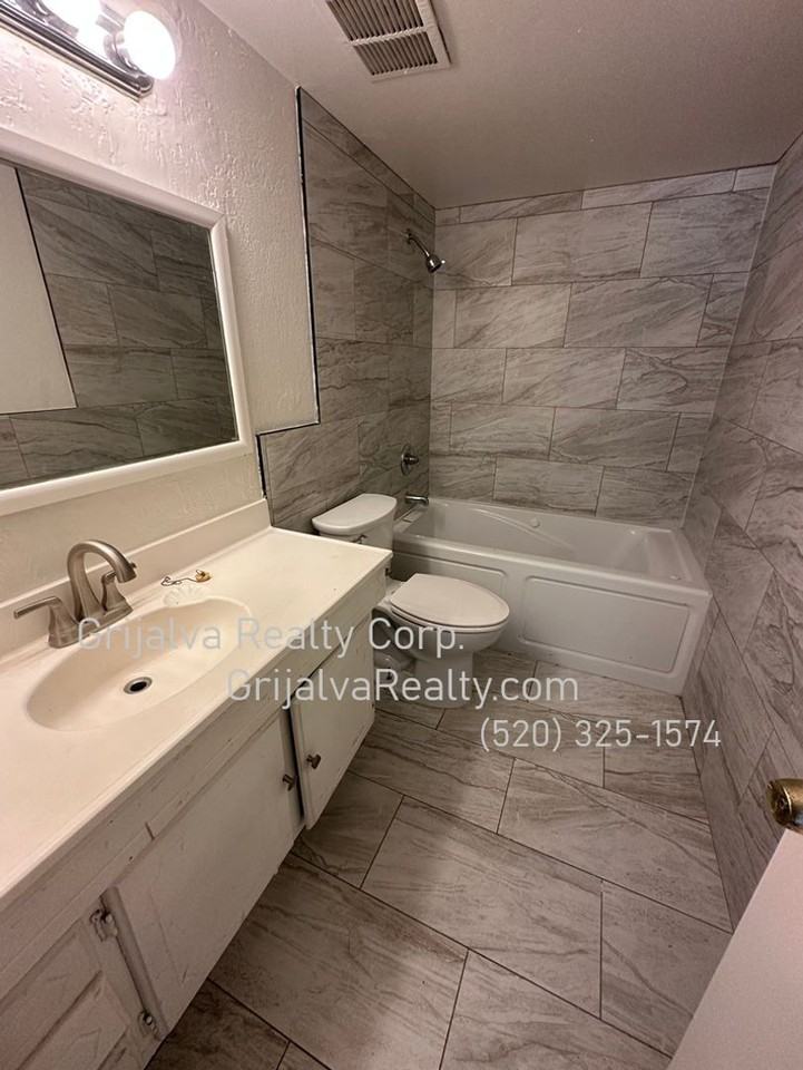 3325 S Elson Ave - Photo 7 of 12