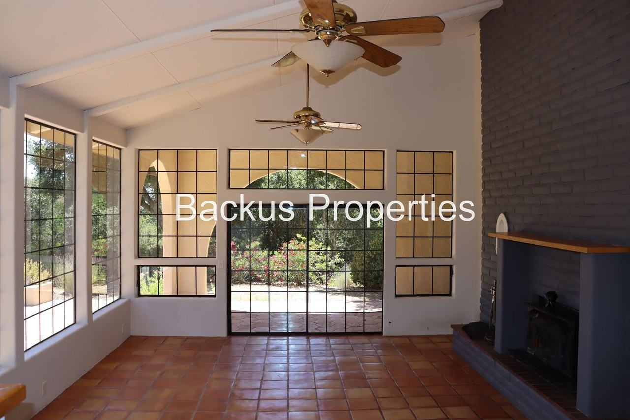 11585 Mccarthy Rd - Photo 6 of 31