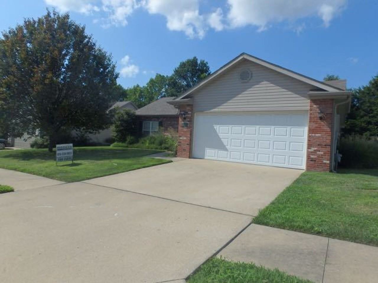 2303 Silver Leaf Ct - Photo 2 of 21