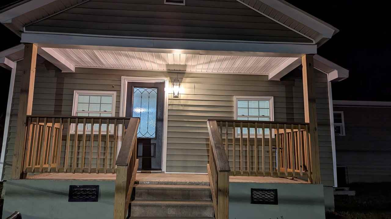 455 W College St - Photo 3 of 21