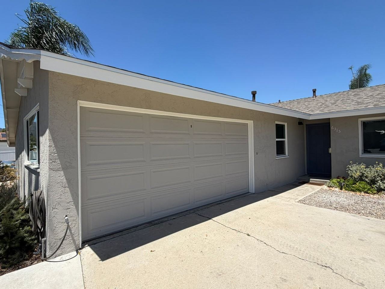 6315 Lake Arago Ave - Photo 3 of 33
