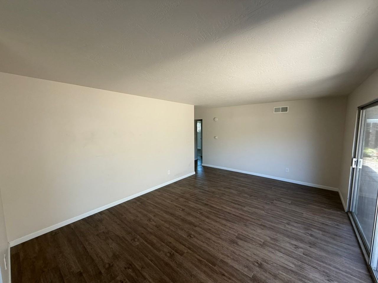 6315 Lake Arago Ave - Photo 6 of 33