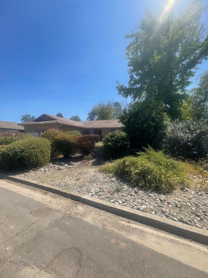 651 Country Oak Dr - Photo 2 of 33