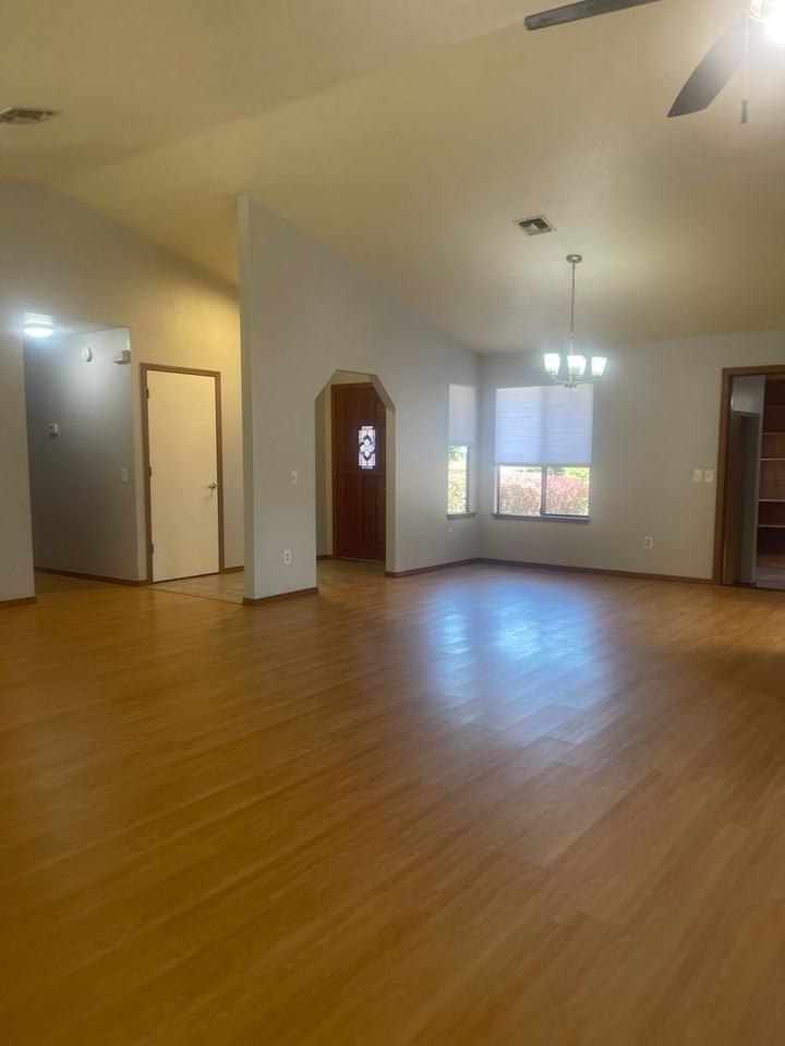 651 Country Oak Dr - Photo 4 of 33