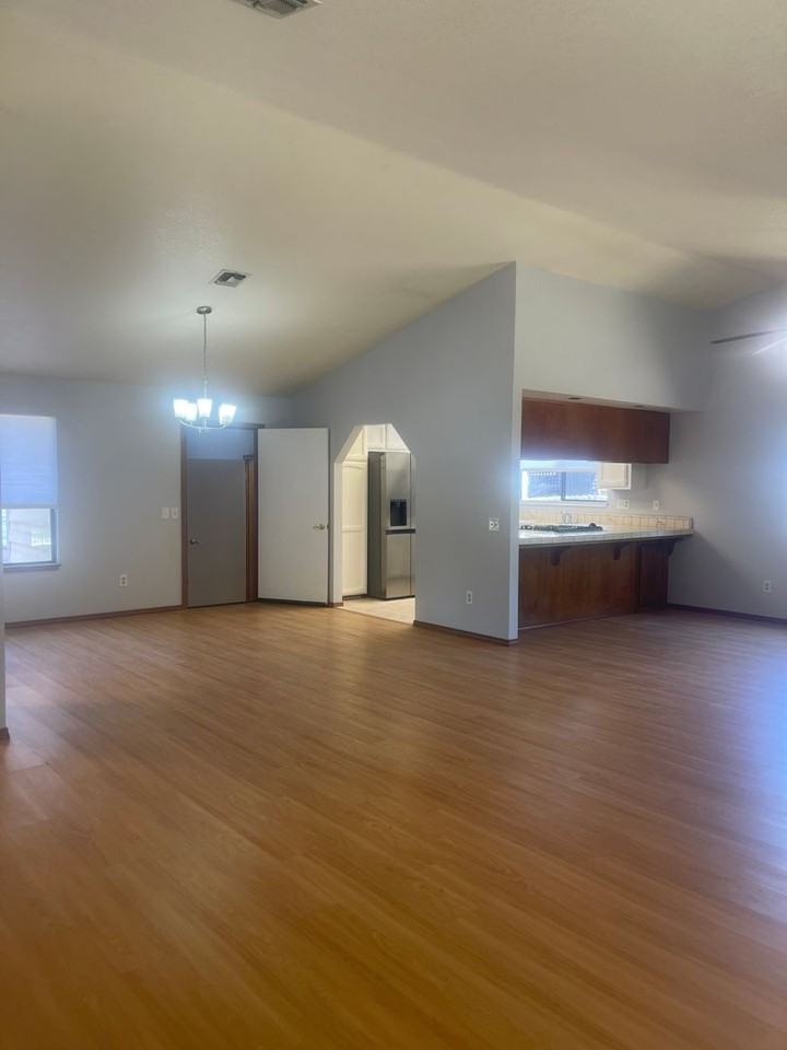 651 Country Oak Dr - Photo 5 of 33