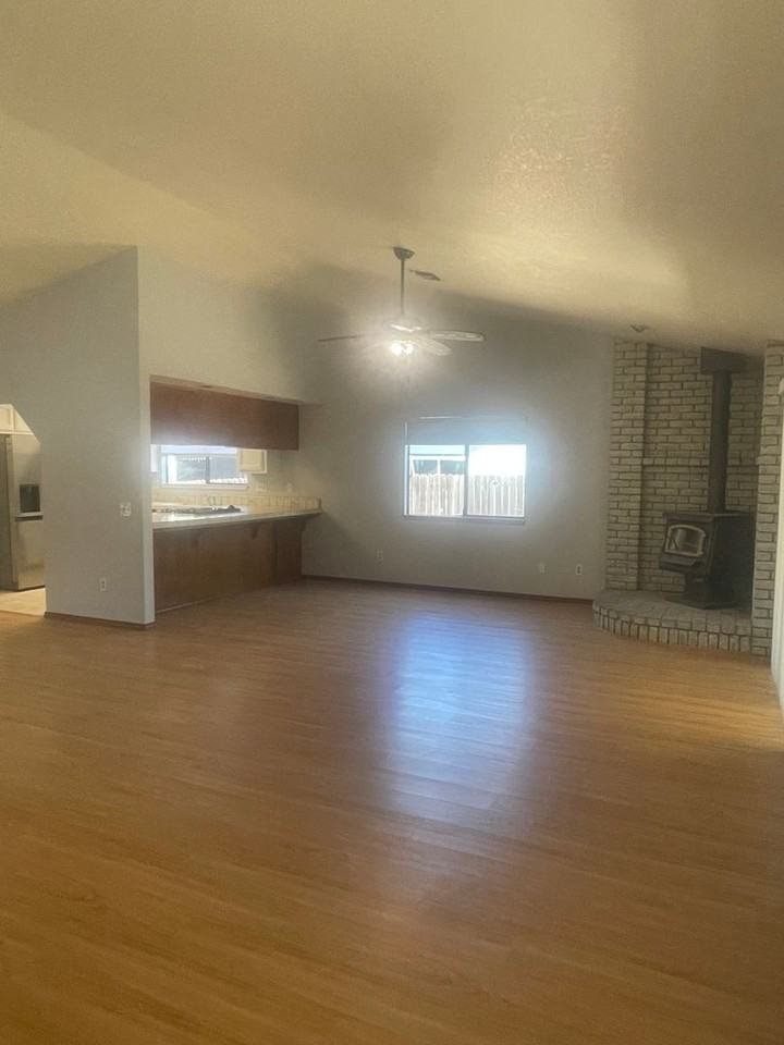 651 Country Oak Dr - Photo 6 of 33