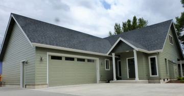 featured image of 821 Waverly St