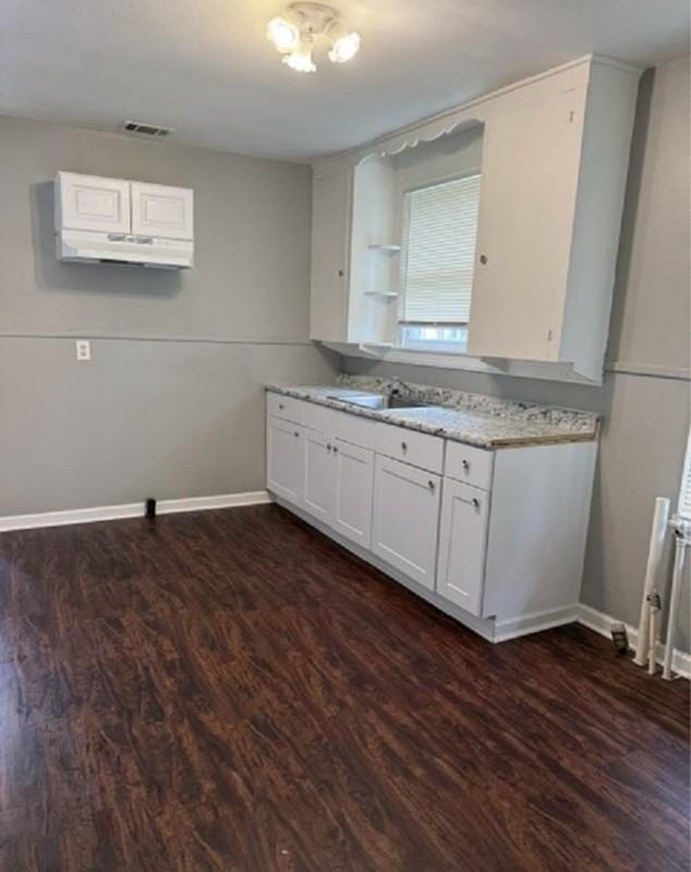4242 Gurney St - Photo 2 of 6