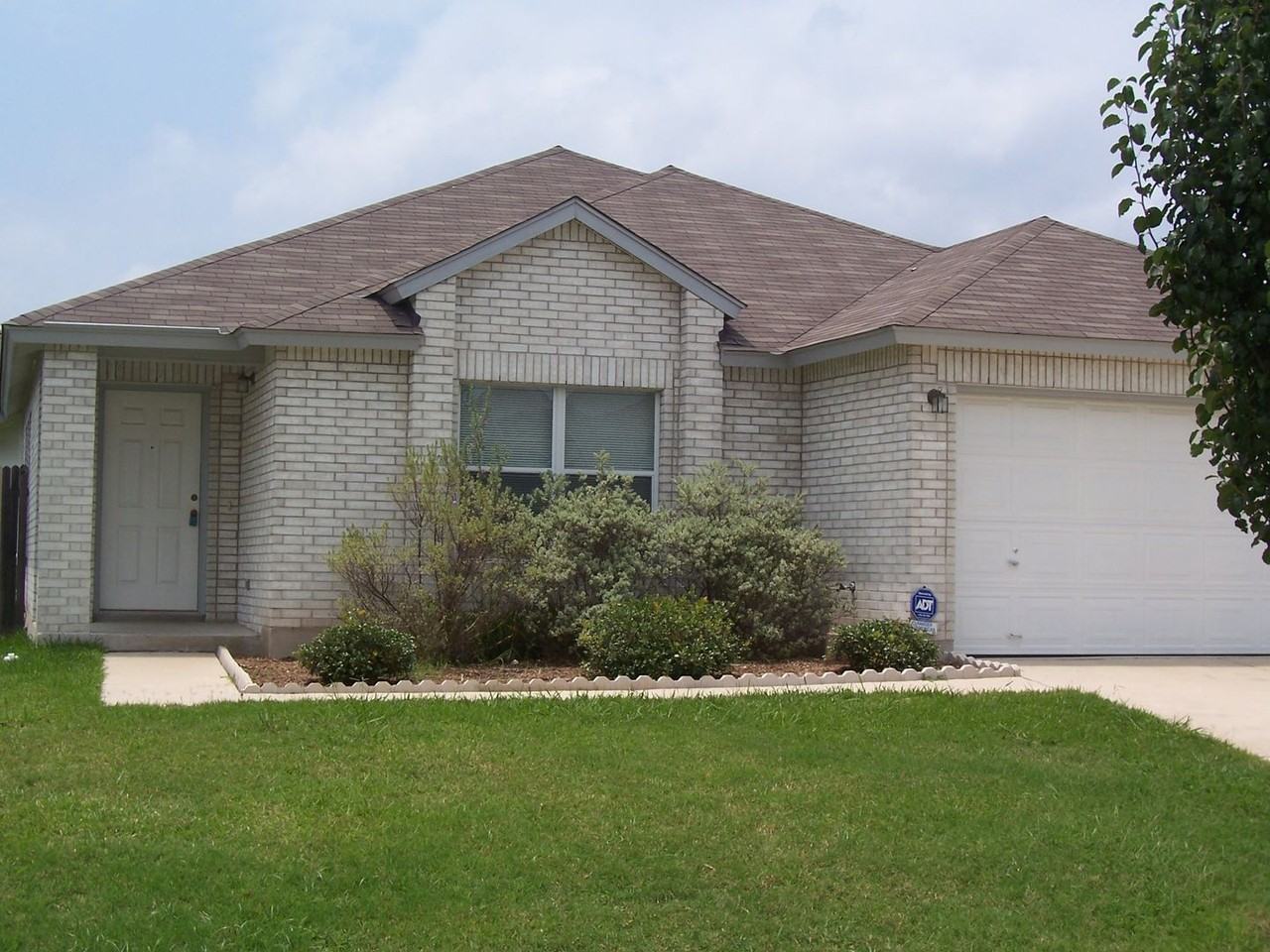 313 Edgewood Cv