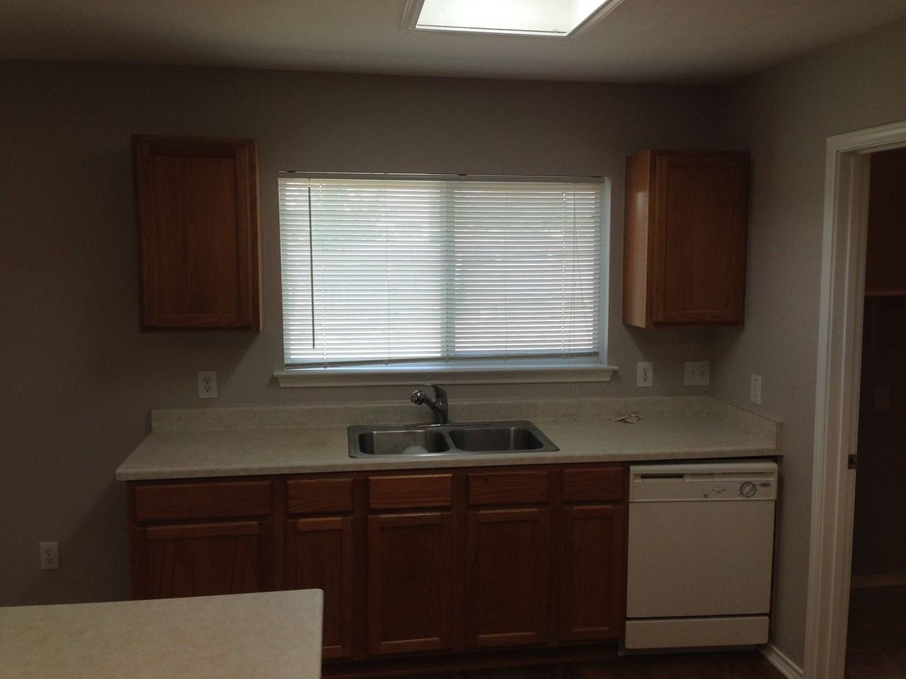 313 Edgewood Cv - Photo 5 of 17