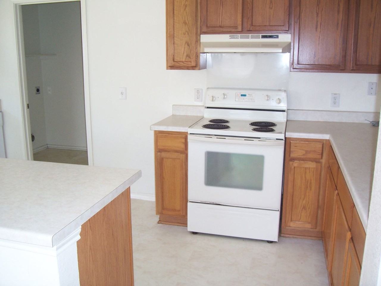313 Edgewood Cv - Photo 6 of 17