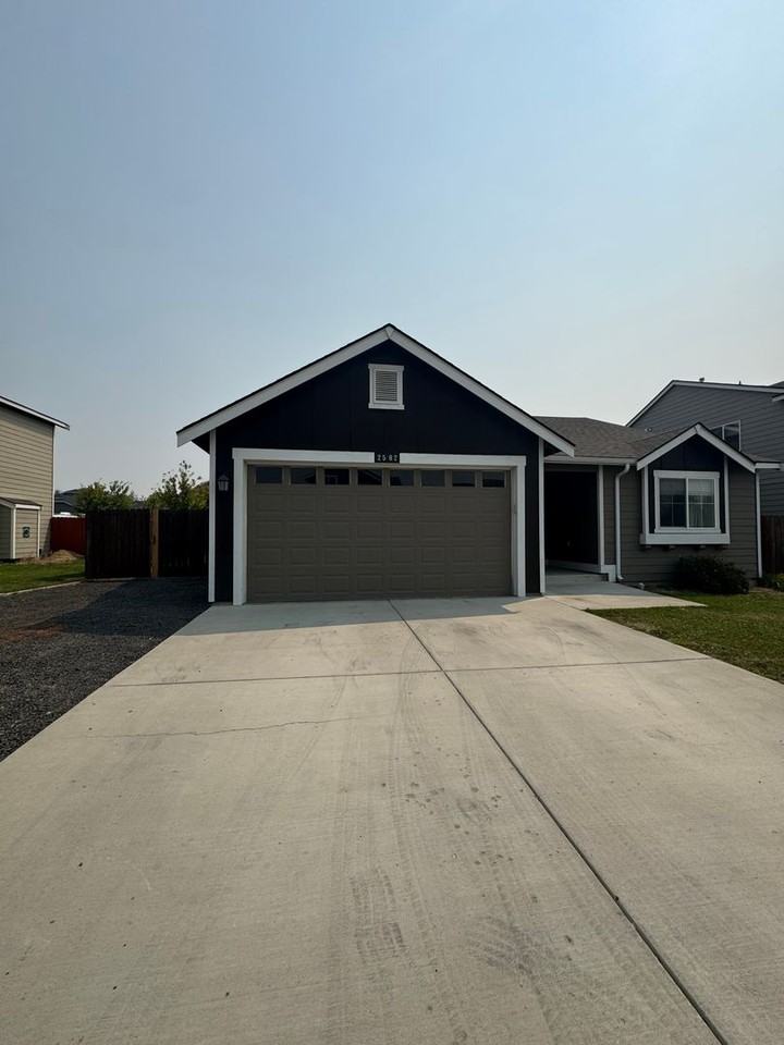 2502 N Mcintosh St - Photo 2 of 27