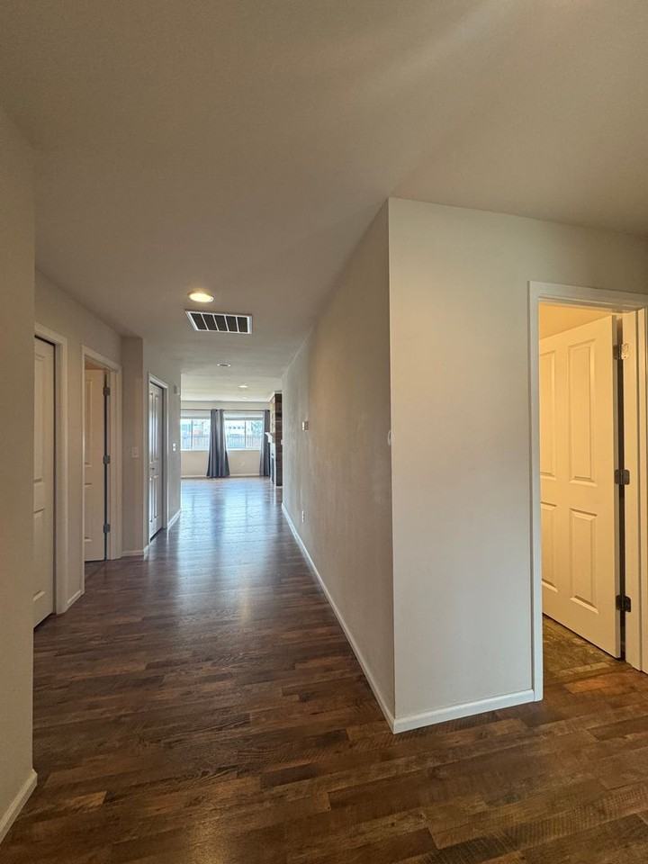 2502 N Mcintosh St - Photo 3 of 27