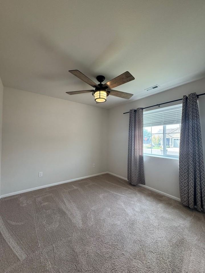 2502 N Mcintosh St - Photo 6 of 27