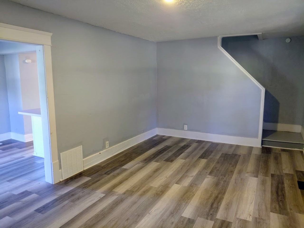 1400 Pondview Ave - Photo 3 of 9