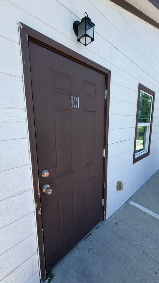 143 Claire Ave #101 - Photo 2 of 9