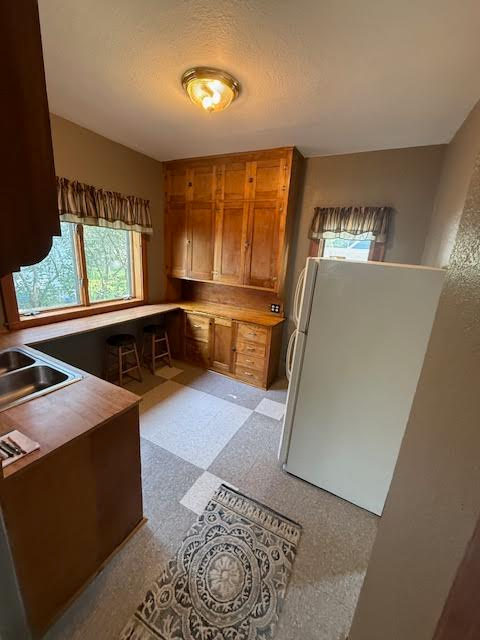 000 Maple Dr - Photo 2 of 10